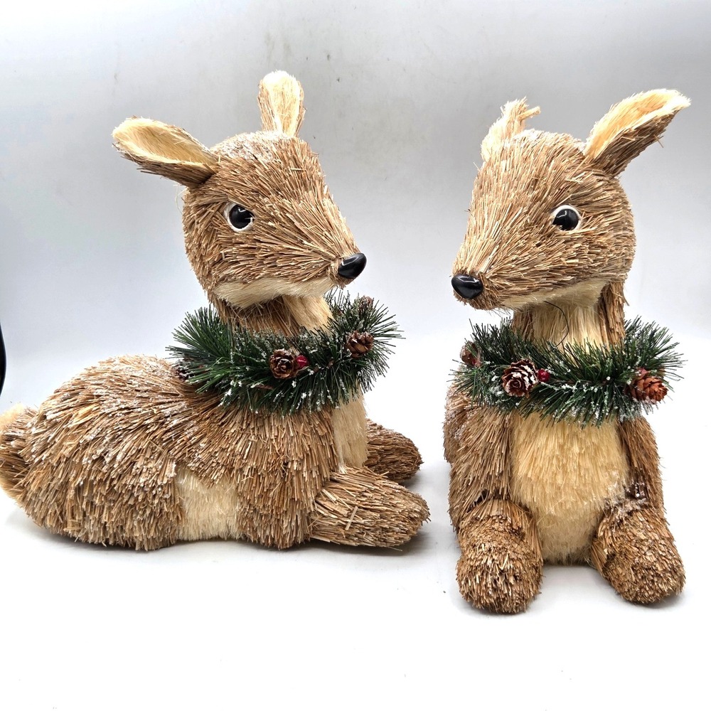 Lot of 2 Straw Deer Holiday Winter Rustic Farmhouse Country‎ Decor 9x11"